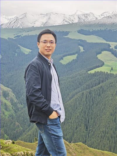 示范教师朱城.jpg 示范教师朱城.jpg
