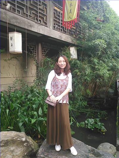 示范教师马梅.jpg 示范教师马梅.jpg