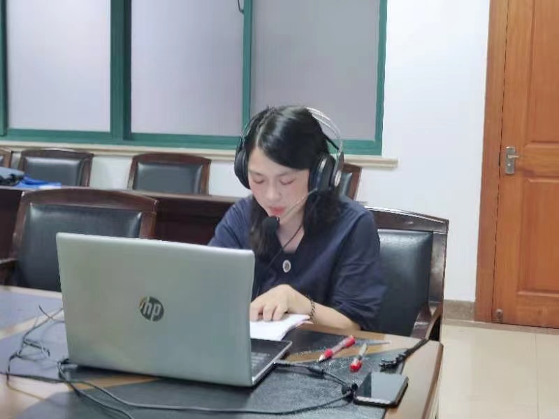 示范教师杨颺.jpg 示范教师杨颺.jpg