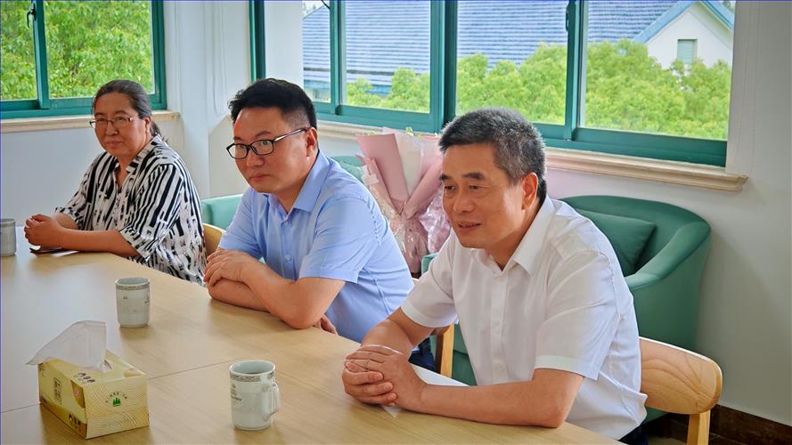座谈1.jpg 座谈1.jpg