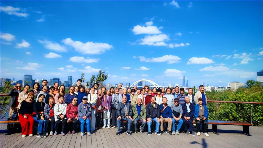 集体照.jpg 集体照.jpg