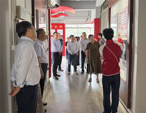 校史讲解2.jpg 校史讲解2.jpg