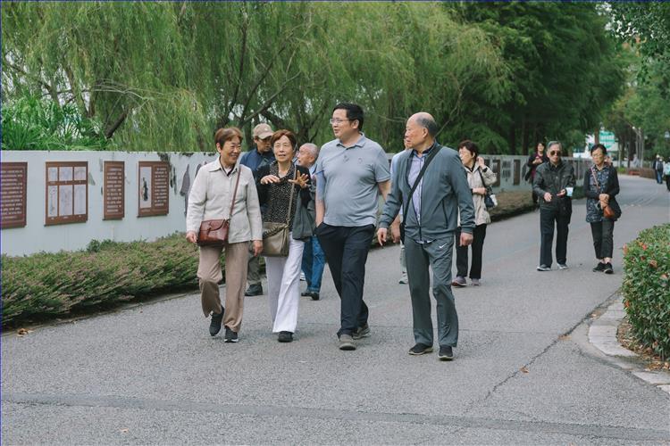 活动照片1.jpg 活动照片1.jpg